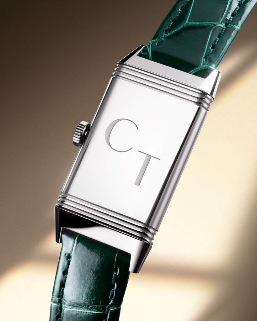 2022 REVERSO ONE MONOFACE GREEN CLOSE UP VERSO CT 300dpi Format4.5